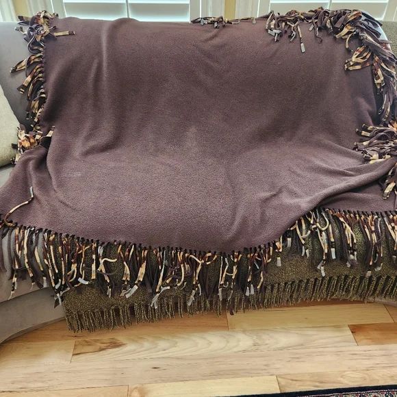 HANDMADE Tied Fleece Quilt Throw Equestrian Horses Soft Cozy Blanket 50 x 55 - Picture 3 of 7